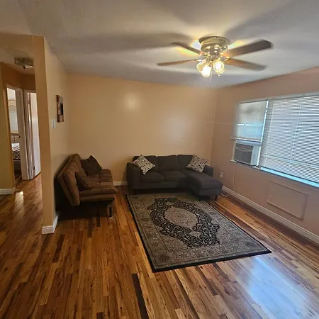 1St Floor Private Apt Near Ferry To Nyc And Park Appartement